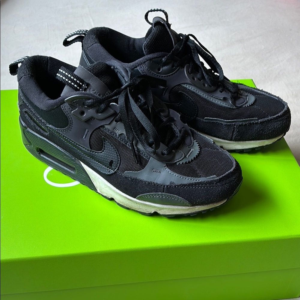 Womens Nike Air Max Futura Sneakers size 6.5